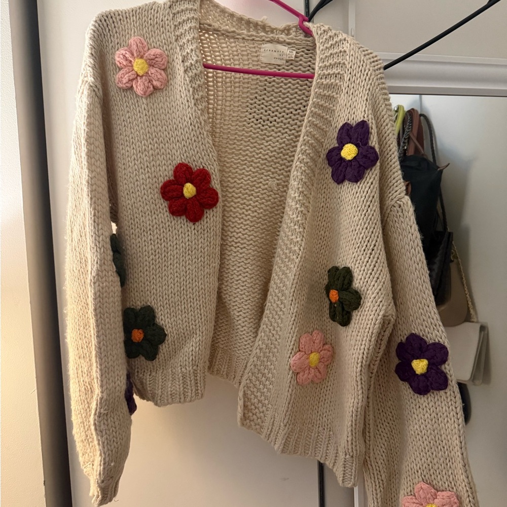 Chic Floral Embroidered Cardigan